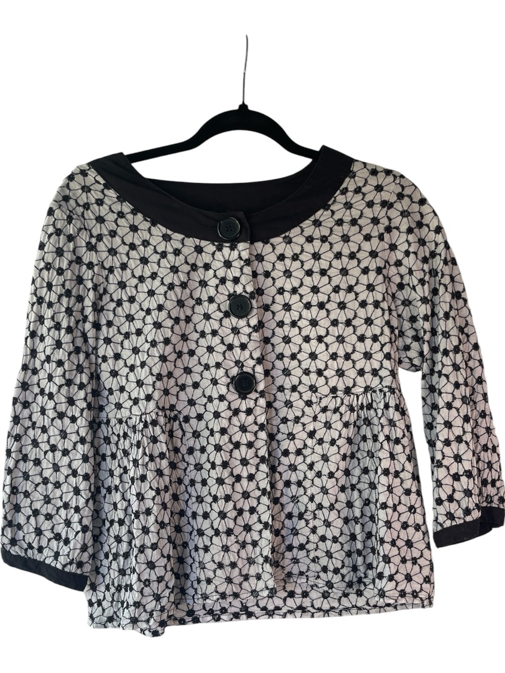 Harve Bernard Black & White Floral Button-Front Women's Top
